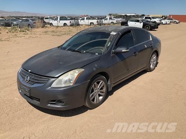 Nissan Altima Коли