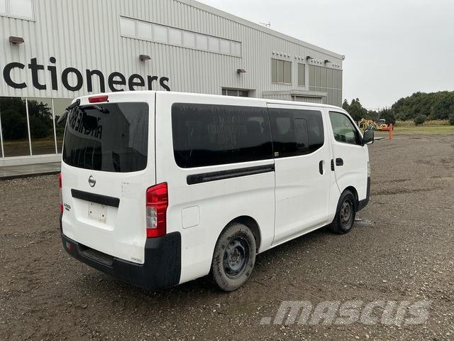 Nissan Caravan Мини бусове