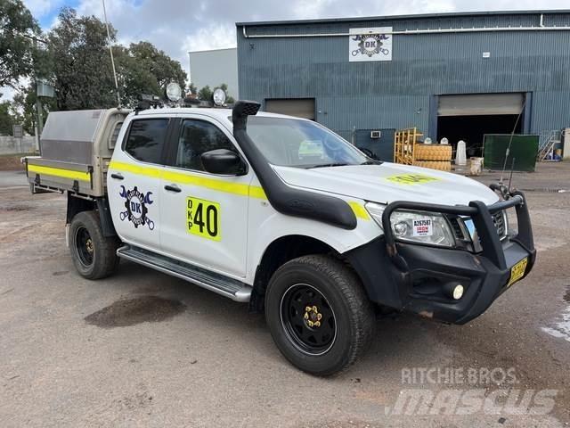 Nissan Navara Пикапи