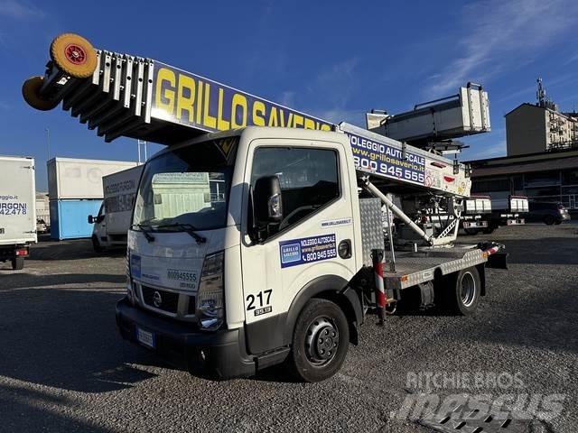 Nissan NT400 Моторизирани платформи с талига