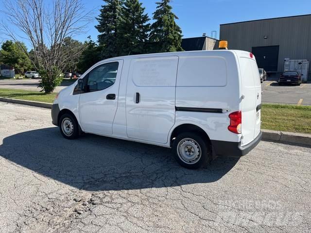 Nissan NV200 Ванове за доставки