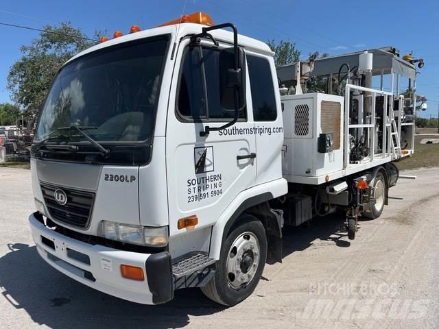 Nissan UD2300 Общински/универсални превозни средства
