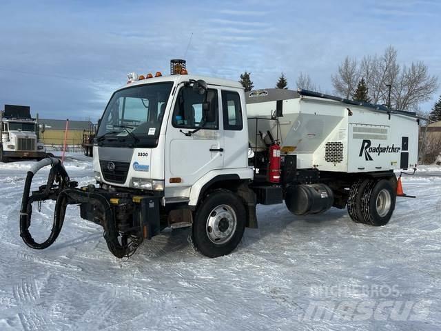 Nissan UD3300 Автобетоновози
