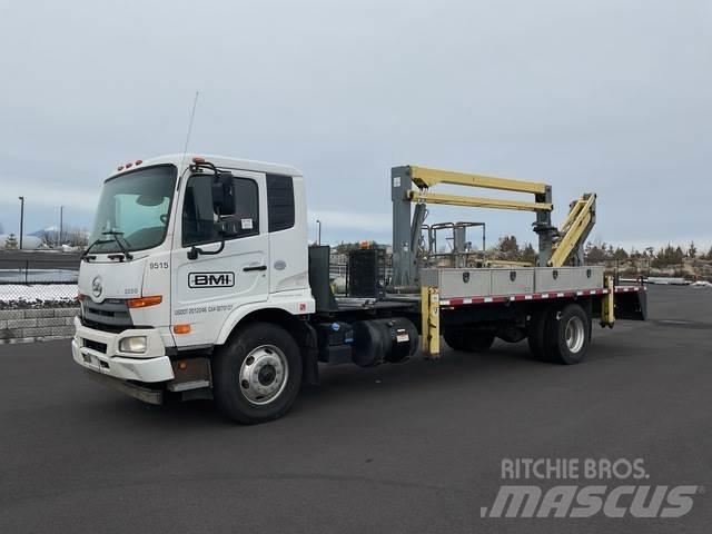 Nissan UD3300 Строителство - Други
