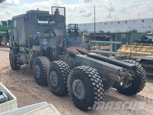 Oshkosh M1070 Автомобили за пътна помощ