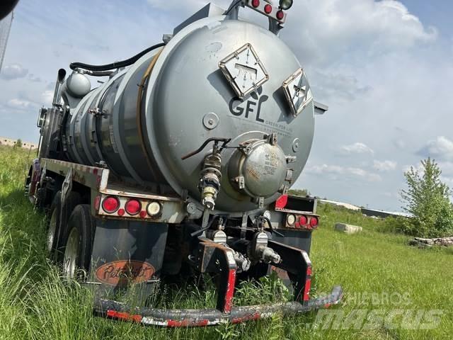 Peterbilt  Комби / вакуум камиони
