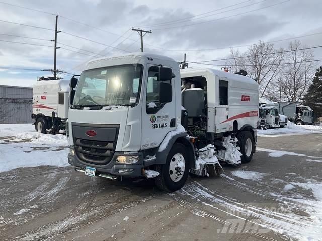 Peterbilt 220 Камиони за почистване