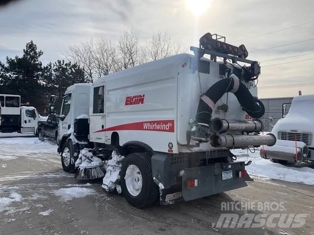 Peterbilt 220 Камиони за почистване