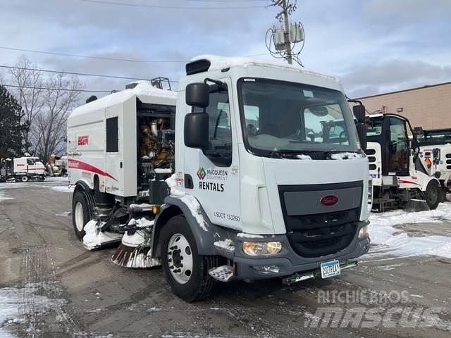 Peterbilt 220 Камиони за почистване