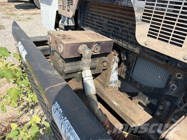 Peterbilt 320 Камиони за отпадъци