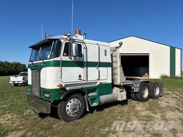 Peterbilt 362 Кабини