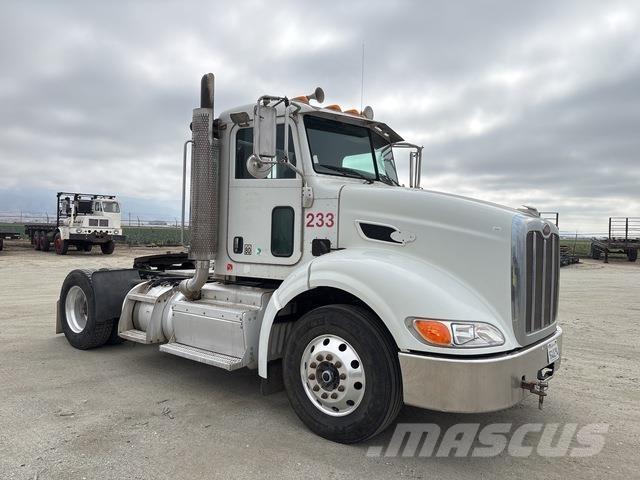 Peterbilt 384 Влекачи