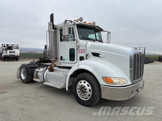 Peterbilt 384 Влекачи