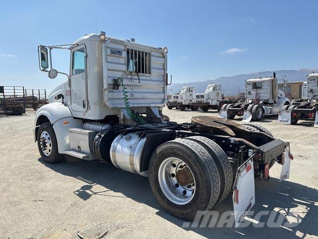 Peterbilt 384 Влекачи