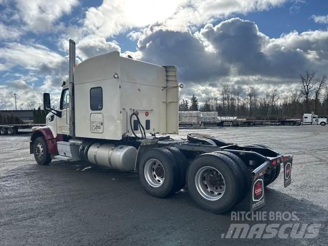 Peterbilt 567 Влекачи
