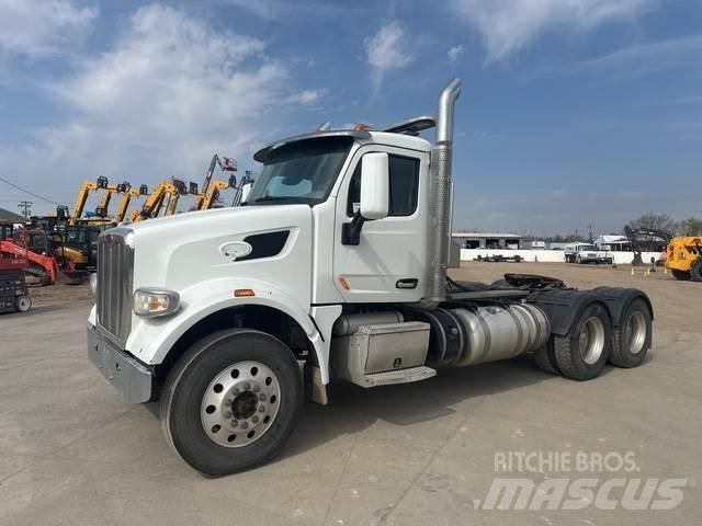 Peterbilt 567 Влекачи