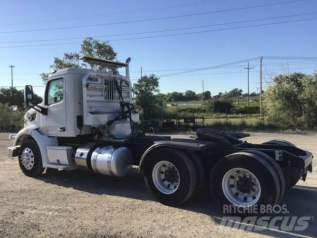 Peterbilt 567 Влекачи