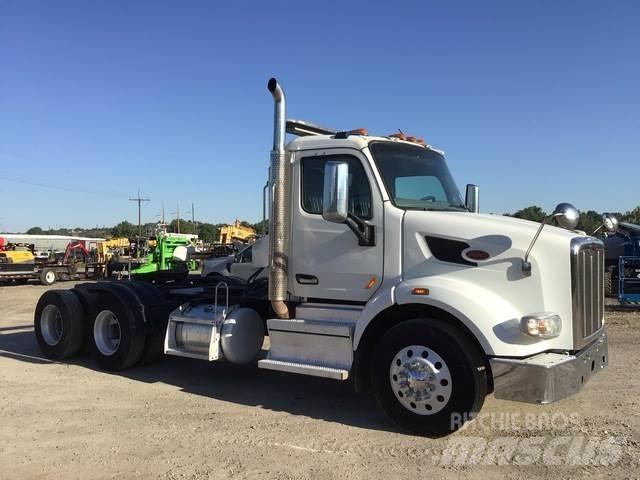 Peterbilt 567 Влекачи