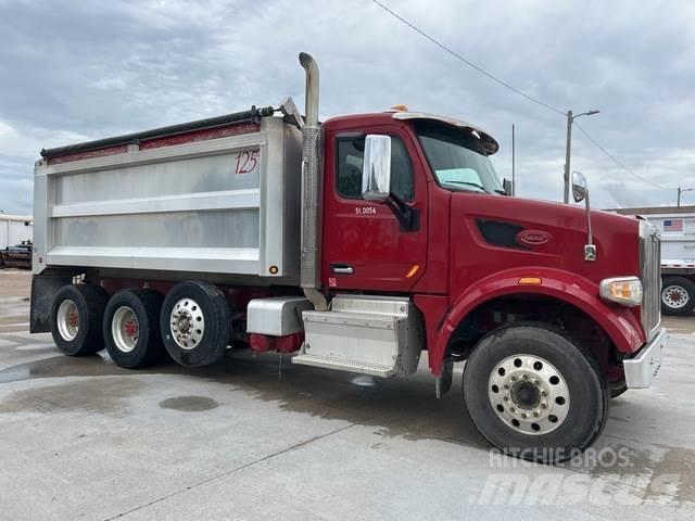Peterbilt 567 Самосвал
