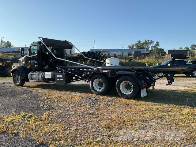 Peterbilt 567 Камиони със скипов подемник