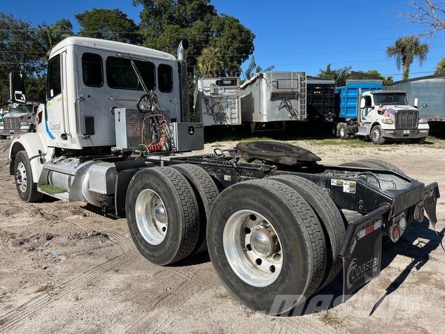 Peterbilt 567 Влекачи