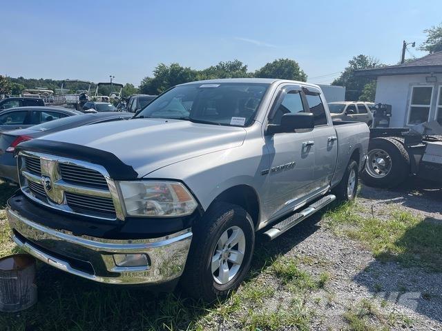 RAM 1500 Пикапи