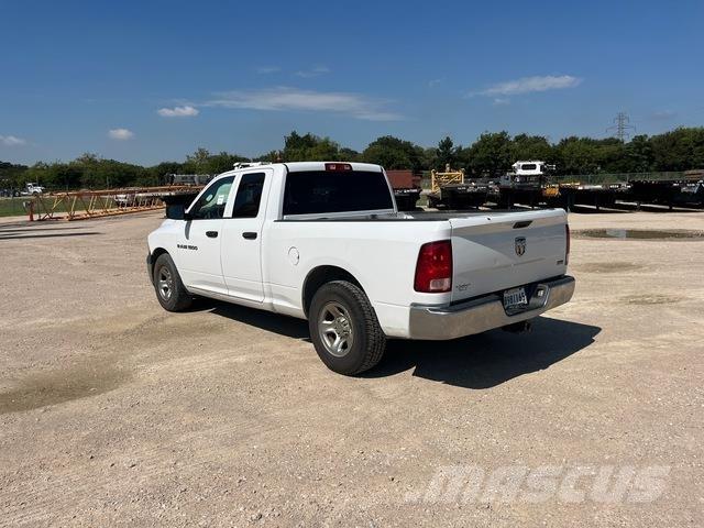 RAM 1500 Пикапи