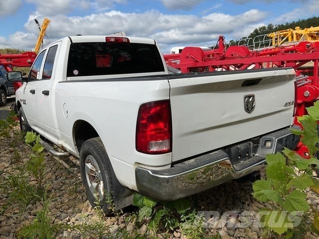 RAM 1500 Пикапи