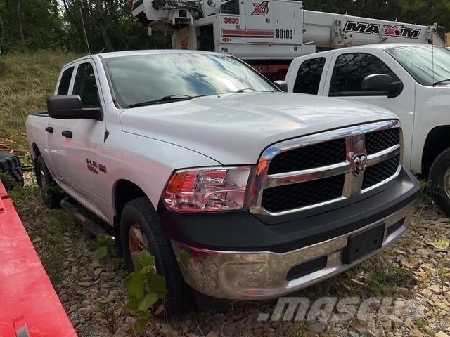 RAM 1500 Пикапи