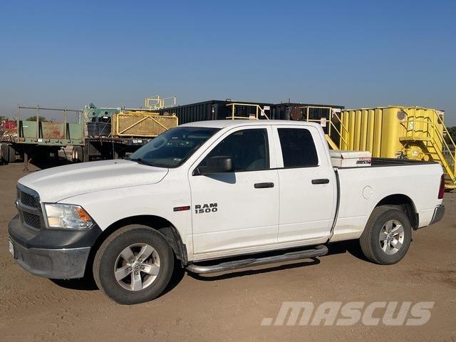 RAM 1500 Пикапи