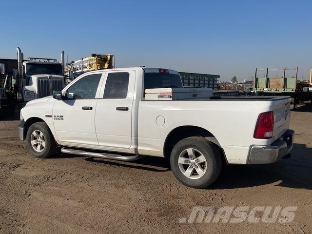 RAM 1500 Пикапи