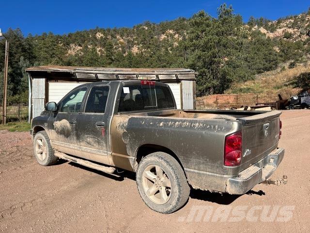 RAM 1500 Пикапи