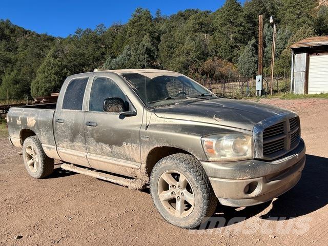 RAM 1500 Пикапи