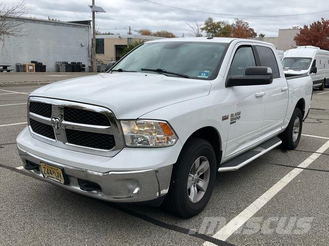 RAM 1500 Пикапи