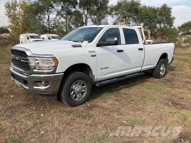 RAM 2500 Пикапи
