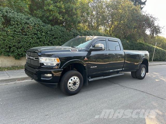 RAM 3500 Пикапи