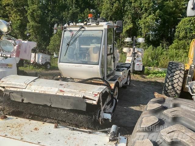 Roadtec FB100E Машини за почистване на закрито

