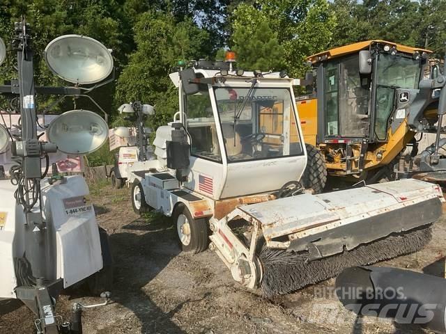 Roadtec FB100E Машини за почистване на закрито
