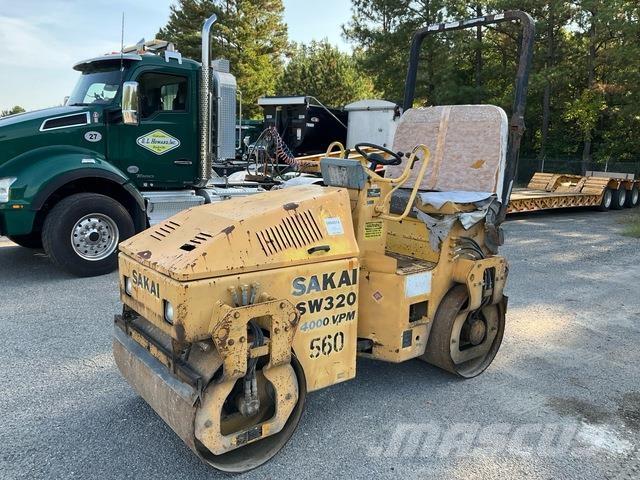 Sakai SW320 Двойни барабанни ролки
