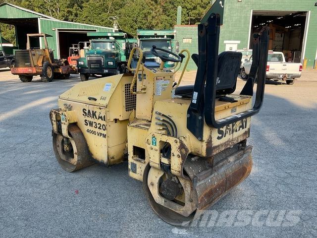 Sakai SW320 Двойни барабанни ролки
