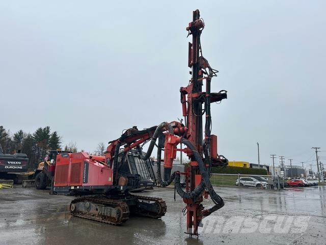 Sandvik DX800 Апаратура за повърхностна редова сеидба