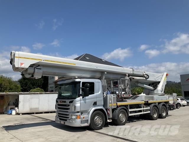 Scania P410LB Моторизирани платформи с талига