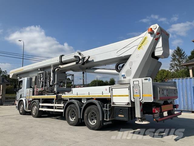 Scania P410LB Моторизирани платформи с талига