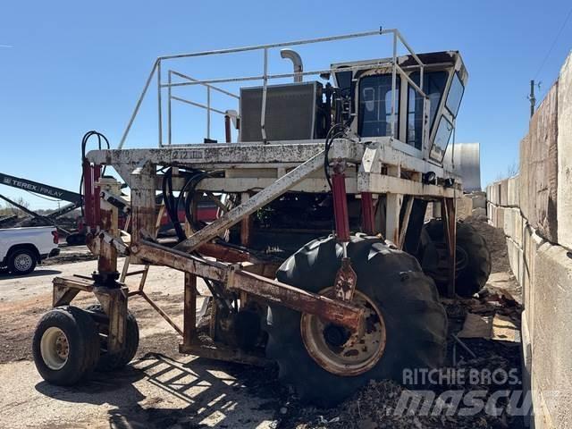 Scarab 14 HYD Обръщачи за компост
