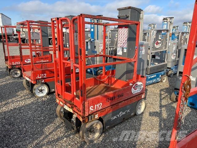 SkyJack SJ12 Вертикални мачтови повдигачи
