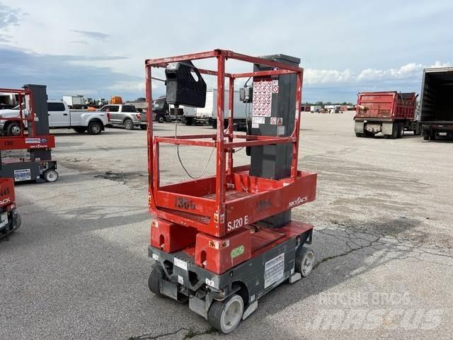 SkyJack SJ20E Вертикални мачтови повдигачи
