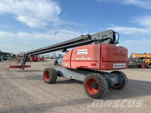 SkyJack SJ86T Телескопични повдигачи
