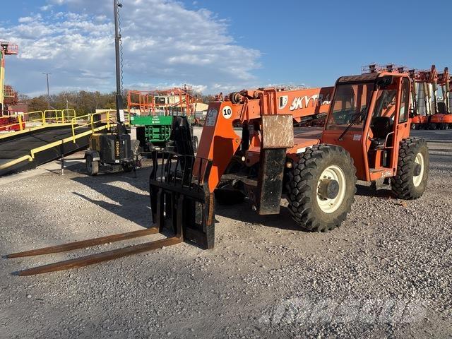 SkyTrak 10054 Телескопични товарачи