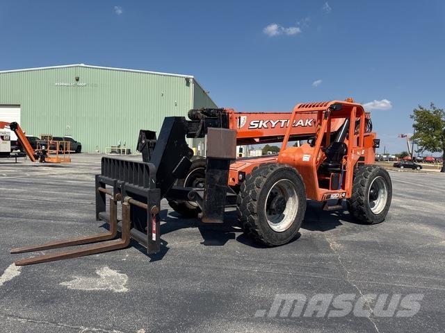 SkyTrak 10054 Телескопични товарачи