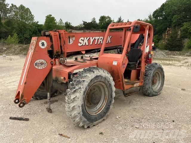 SkyTrak 8042 Телескопични товарачи